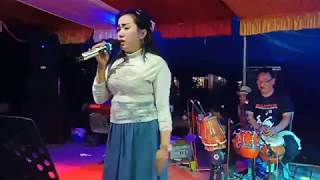 Goyang Itik Dinda Biduan Hot Cantik Suara Merdu Lagu Dangdut Bagai Langit  Dan Bumi  Aida Electone