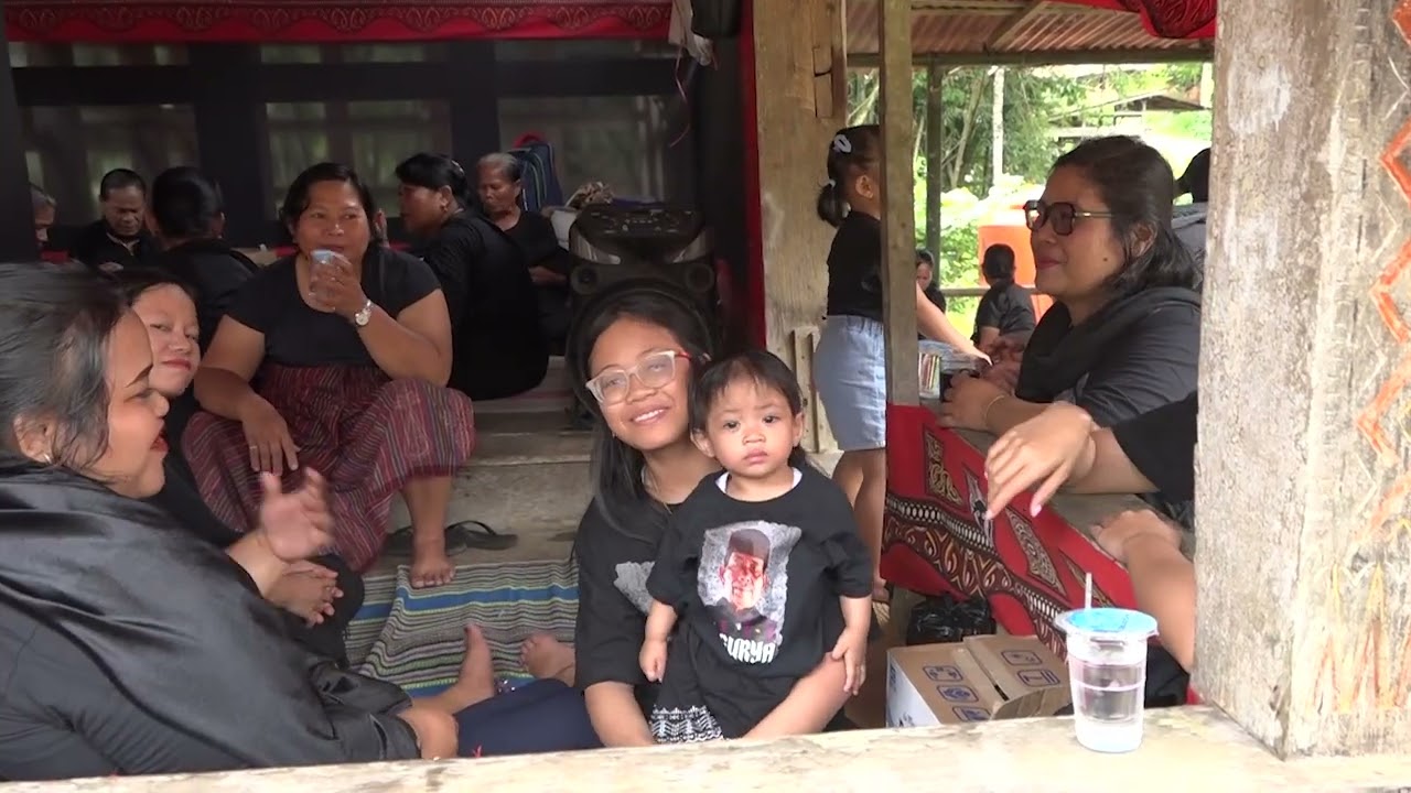 Prosesi Pemakaman alm. LOBO' TALLU LENDONG ( kakek surya ) part 01