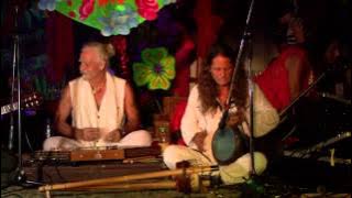 Bahramji  &  Maneesh de Moor  'Dreamcatcher' taken  from the Album  ' Call of the Mystic'