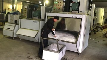 China ice machine   Flake ice machines with ice bins