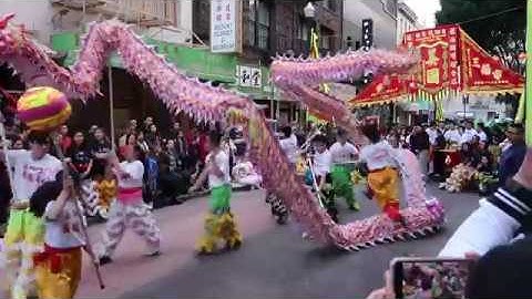 美国柔功门龙狮团 Yau Kung Moon USA Dragon Dance Routine
