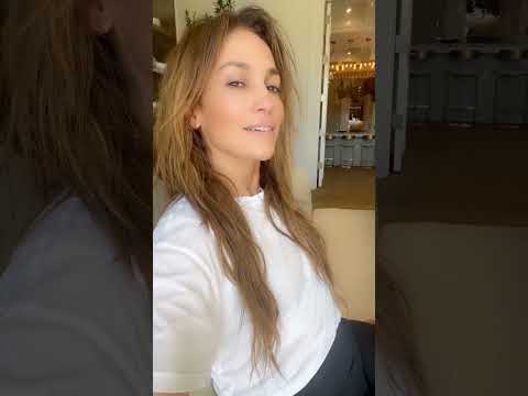 Jennifer Lopez: Γιορτάζει την επέτειο γάμου της με ένα τραγούδι