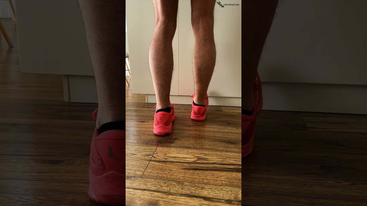 video Běžecké boty Mizuno Wave Rider 27