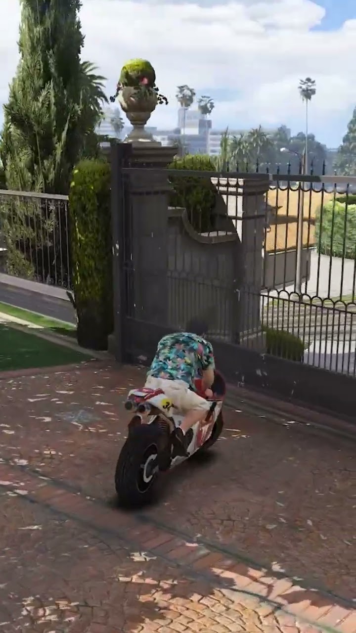 MICHAEL SAVE TREVOR \u0026 STEAL LUXURY CAR! #shorts #gta5 | TECHNO GAMERZ GTA 5
