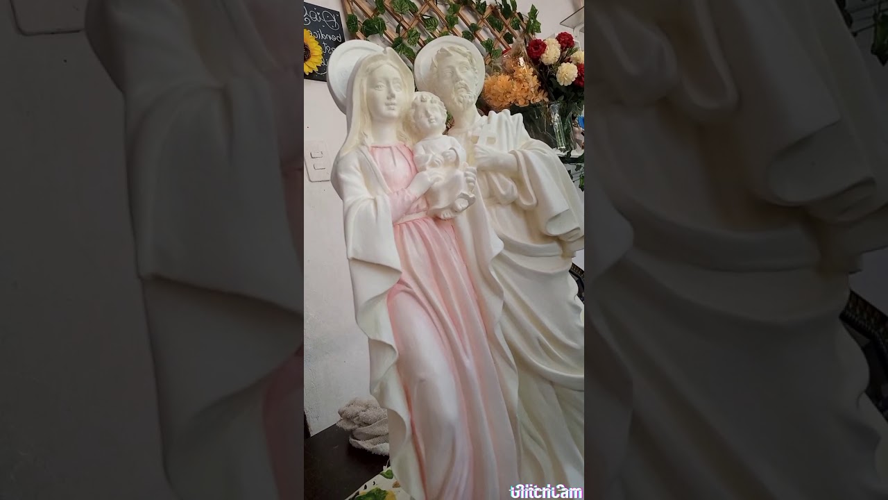 Sagrada Familia pintada en técnica Deocupage  y traslucidos difuminados.