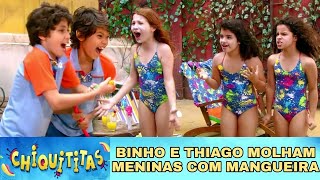 Meninos Molham Meninas Com Mangueira Chiquias