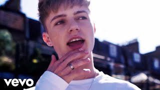 Смотреть клип Jonas Blue, Hrvy - Younger