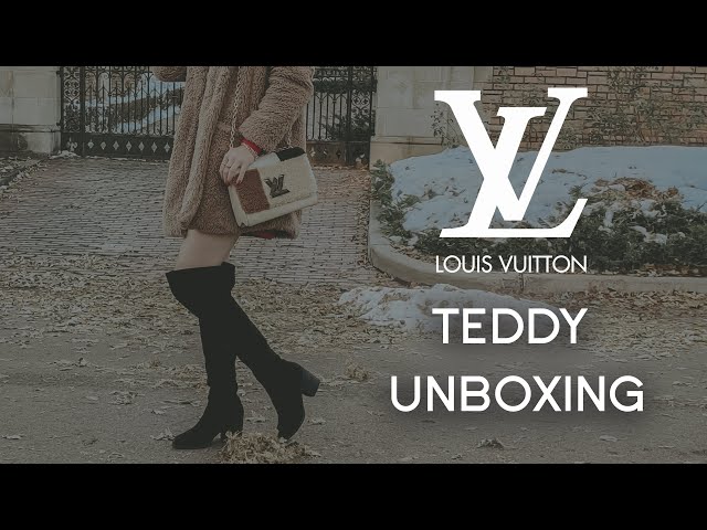 Louis Vuitton Epi Twist MM Bag  Patricia Miranda PM #LouisVuitton #LVBag # LV #designerbag #luxury 
