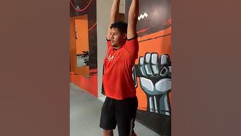 TRÍCEPS FRANCÊS COM ANILHA