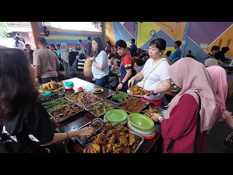 BOGOR S MOST SOUGHT FUL CUISINE WARUNG DOYONG SOLD OUT 300 CHICKENS IN A DAY INDONESIAN FOOD