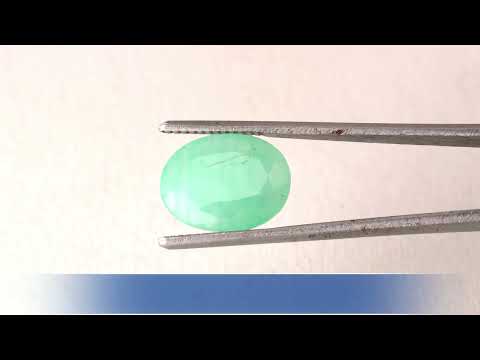 Product Video for: Brazilian Emerald 4.65 Carat (5.11 Ratti) Panna Stone — Sapota