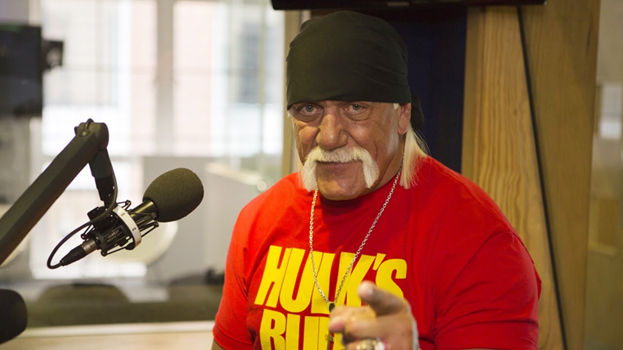Hulk Hogan trash talks at Kiss FM (UK) - The world's greatest wrestler Hulk Hogan chats to Rickie, Melvin and Charlie, and takes no prisoners. Someone's going to get hurt!
