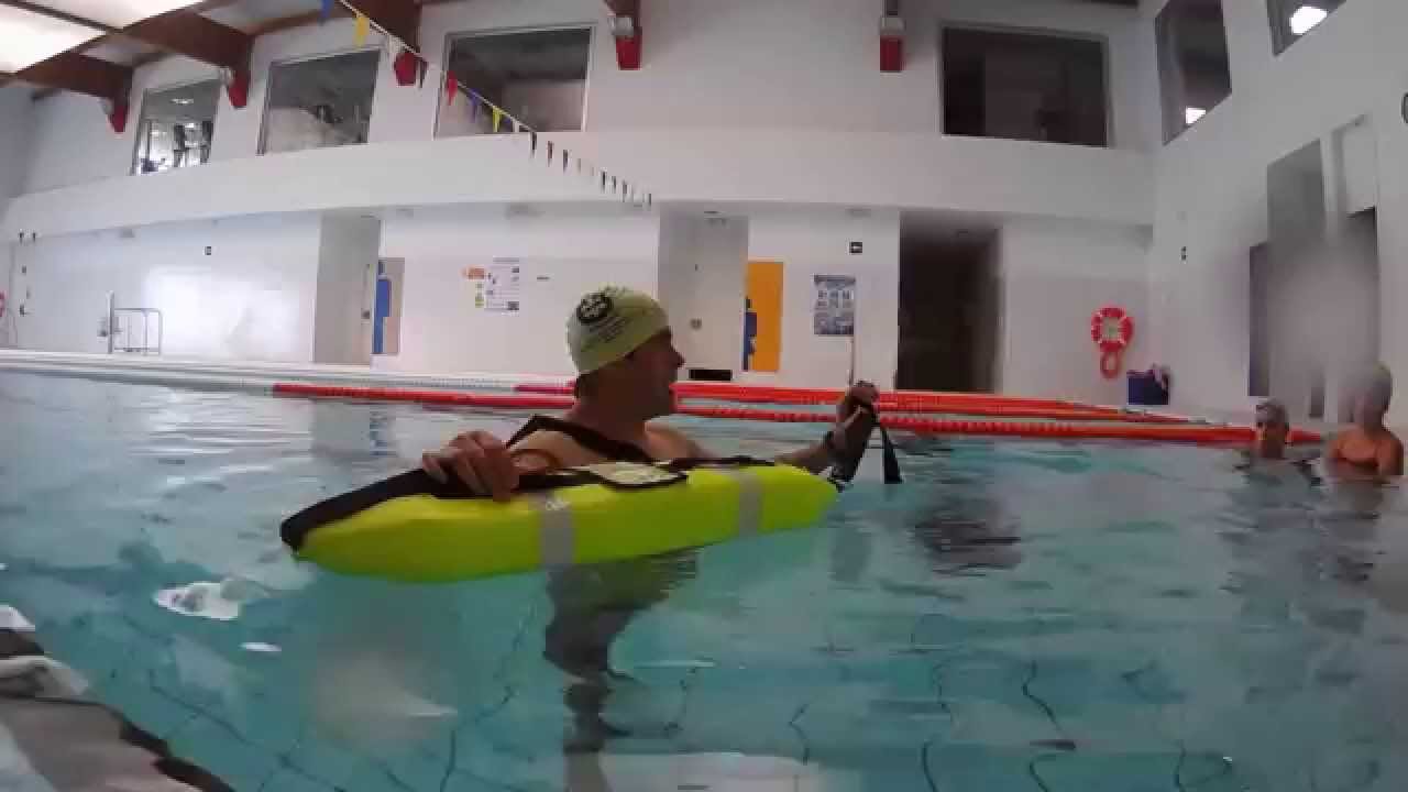 Tubo de rescate con víctima consciente