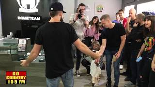 Thomas Rhett's Wife Lauren Surprises Him at Los Angeles Pop Up Shop