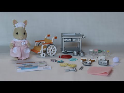 Sylvanian Families – Set Enfermería Country Con Mini Muñecas Y Accesorios, Juguete Imaginativo Para Niños