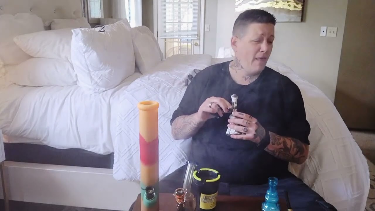 smoking out of all of my bongs 420 | Maryjane| weed smoke | Super smoke sesh