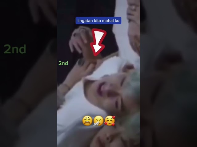 DID YOU SEE IT?🤔 IT'S A SECRET🤭.JUNGKOOK'S HAND ON TAEHYUNG'S HAND. THANKS FOR OFF CAM VID🤫😂#taekook class=