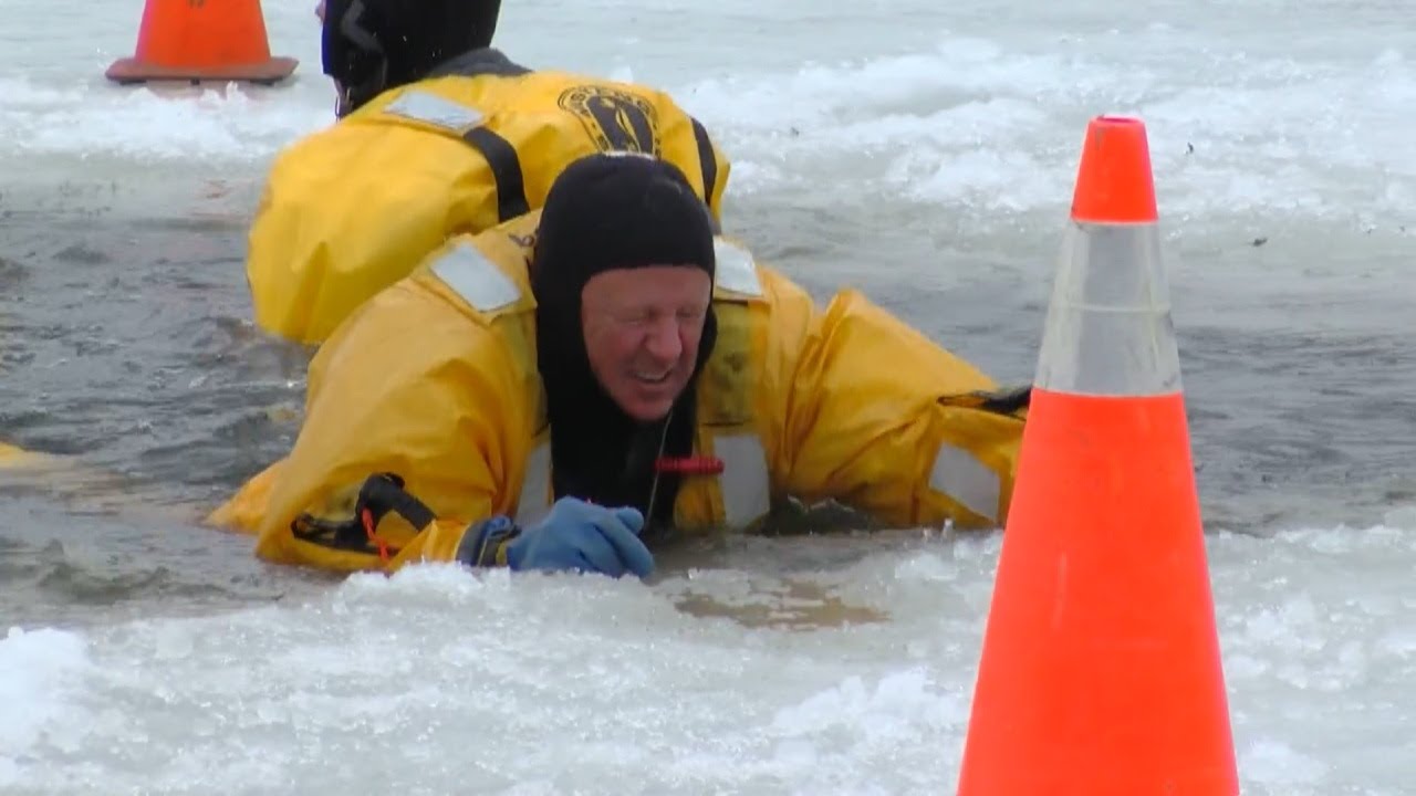 Cedar Rapids Fire Department conducts annual ice rescue training - YouTube