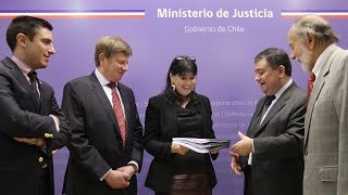Ministra Javiera Blanco recibió el anteproyecto de nuevo Código Penal