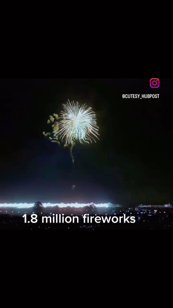 #JasonDeruloTV // Fireworks ? #GotPermissionToPost From IG @cutesy_hubpost #YouCanDoAnything