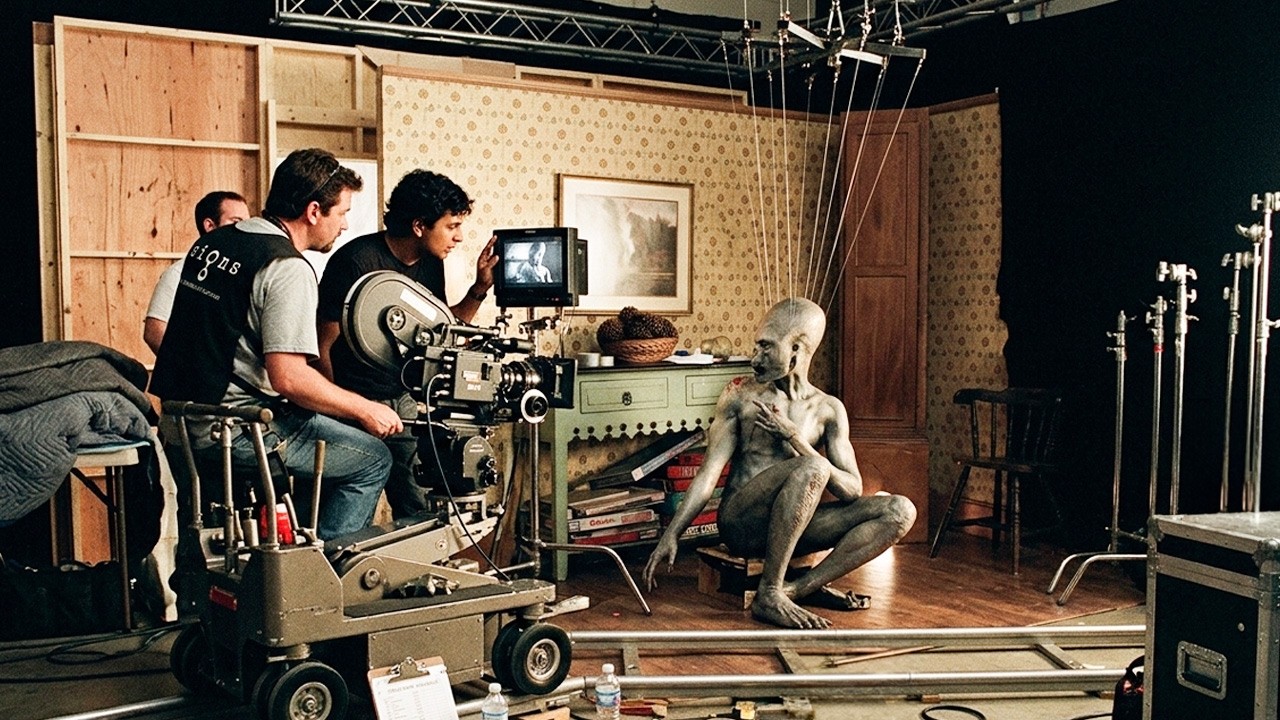 Signs (2002) Behind The Scenes | Making of | Visual Effects Breakdowns ...
