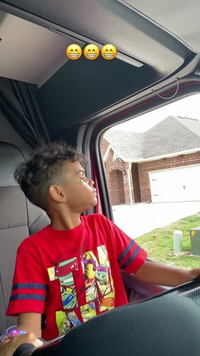 Honking A Semi Truck Air Horn!!!