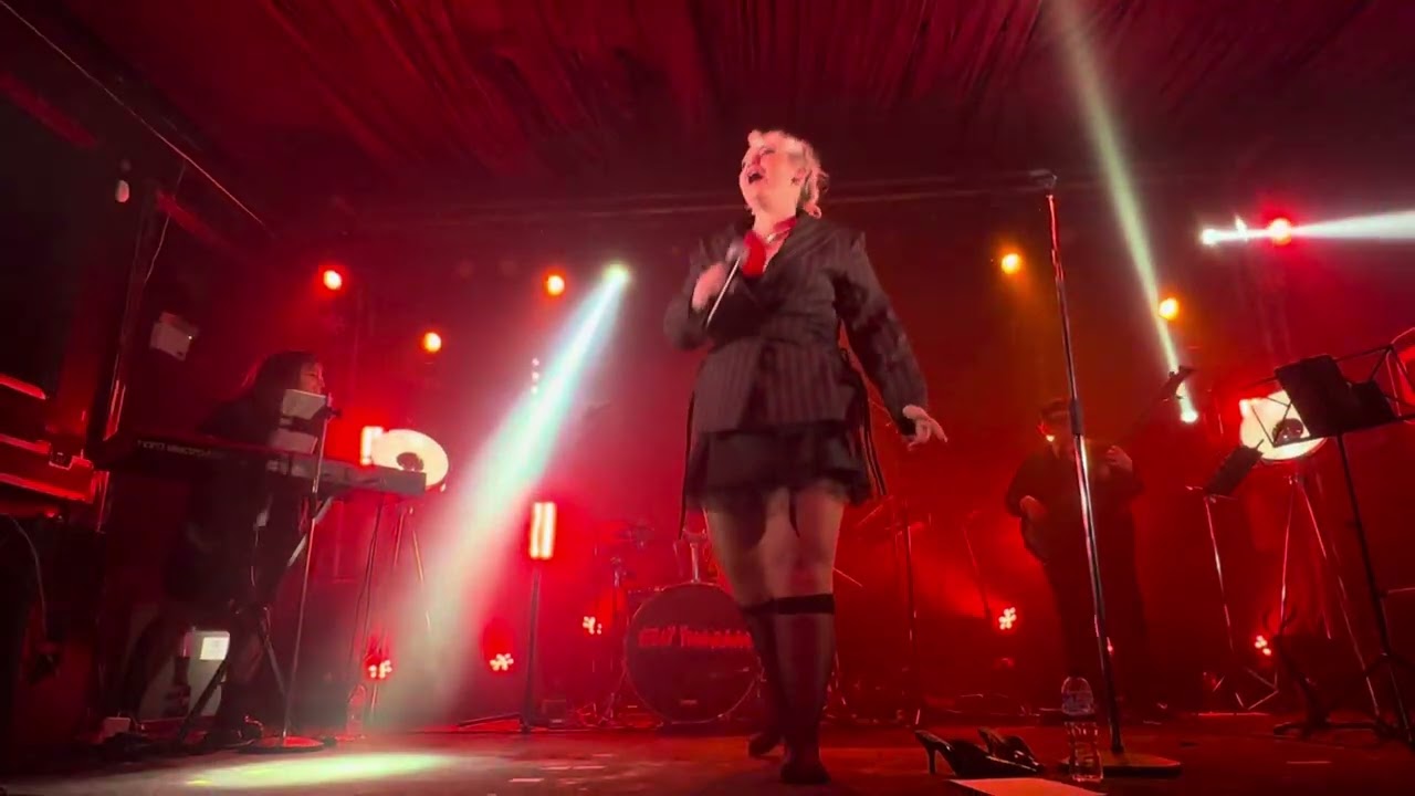 Elli Ingram-Bad Behaviour @ Concorde 2, Brighton, 1st November 2023