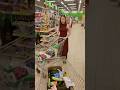 Что она себе позволяет?