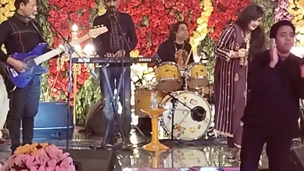 How to hire best affordable wedding singers in Pakistan +923214355789