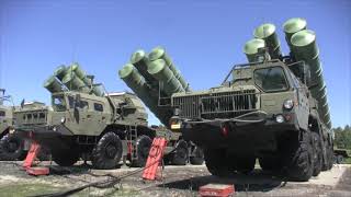 S-400 Triumph anti-aircraft missile systems on combat duty