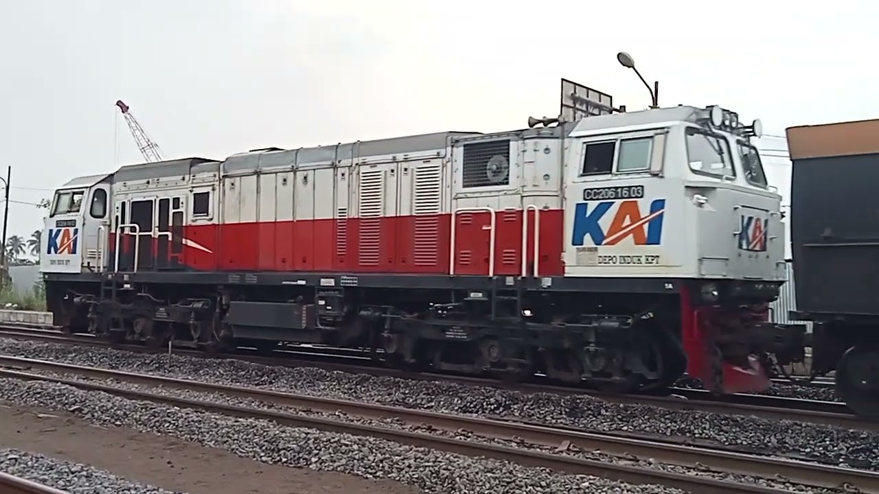 Ka barapati biduk kosong berangkat dari stasiun kertapati feat CC 206 16 03