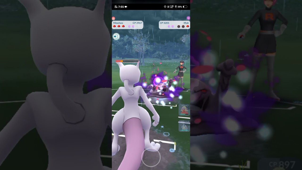 Mewtwo Vs Team Rocket Grunt in pokemon go 