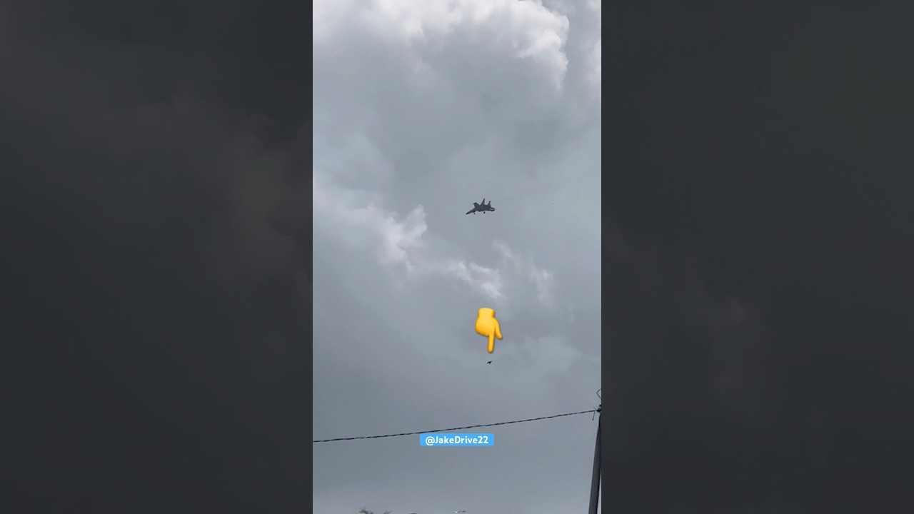 Meet the Fighter Jet and the Dump Trucks 🚛🚚✈️🛩️ #truck #dumptruck #fighterjet