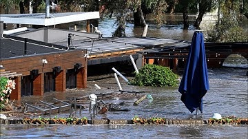 Flash Flood Hit Australia!! Melbourne Suburb Evacuated, Flash Floods in Australia