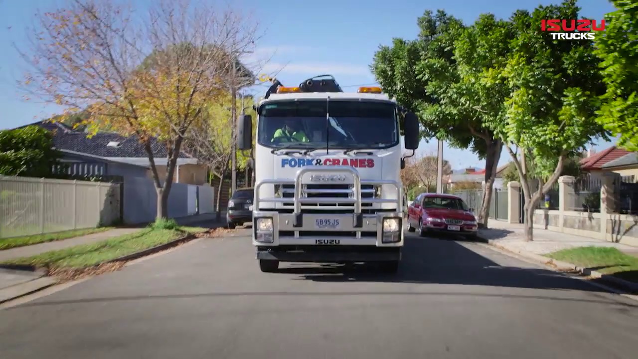 Isuzu Truckpower: Fork & Cranes Reaching New Heights :: Isuzu Australia Limited