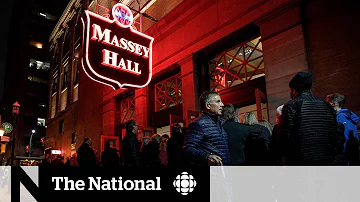 Po kom je pojmenována Massey Hall?