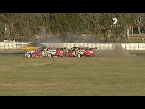 V8 Supercars : Garth Tander Takes Out Will Davison (Race 1 - Winton 2010)