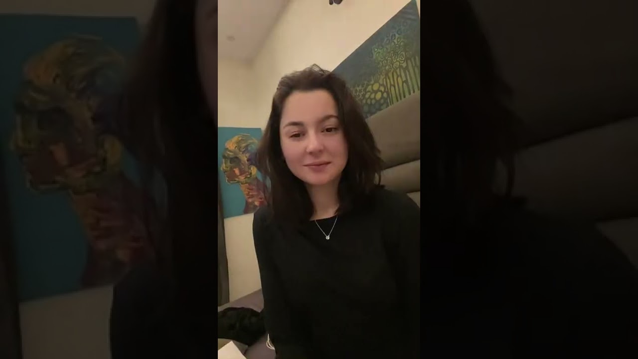 Hania Amir and her sister funny video 