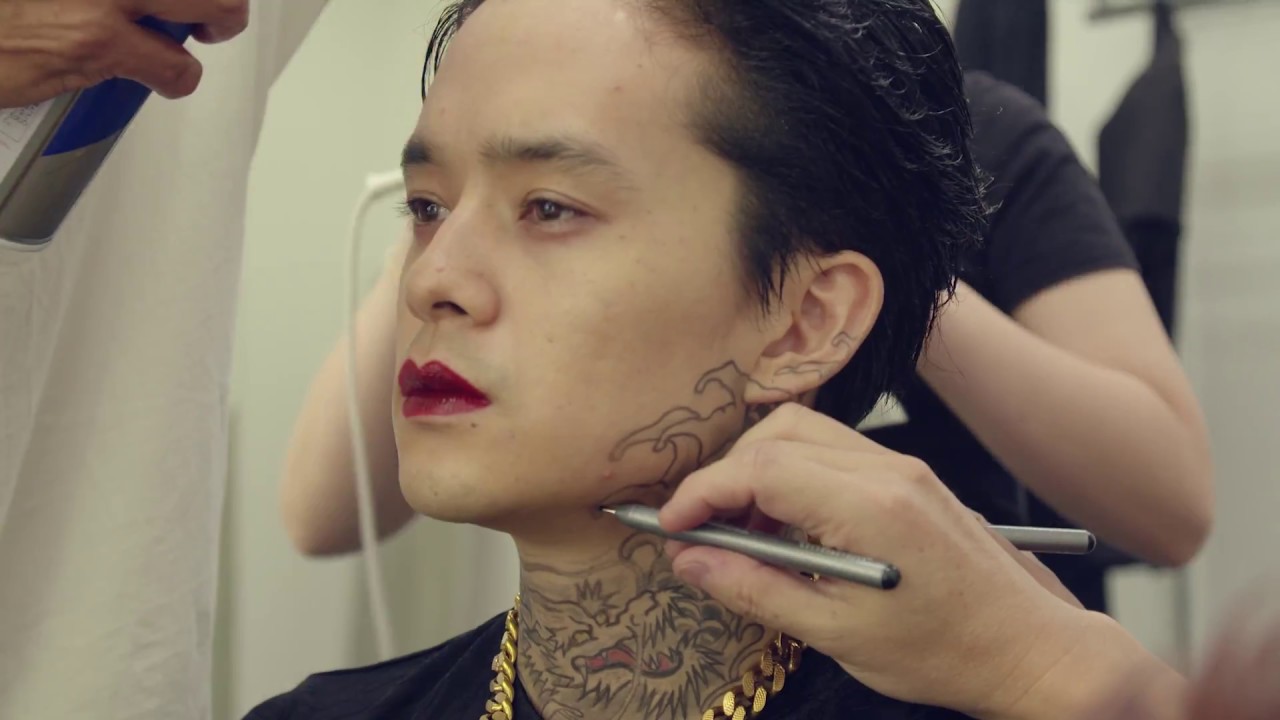 池松壮亮「悲しみを請け負うことの多い人生について」 - YouTube