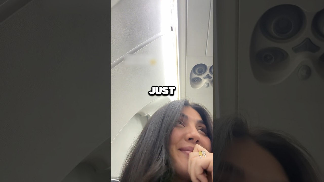 Pilot Surprises His Girlfriend on Board! 🥹