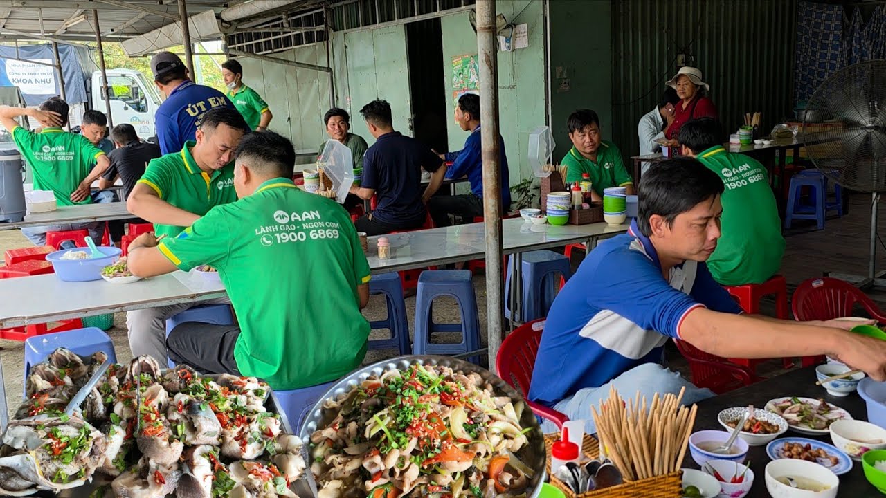 Phát hiện quán cơm nhiều món bình dân khách đông nườm nượp I Long Xuyên TV 