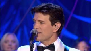 Watch Chris Isaak Let It Snow video