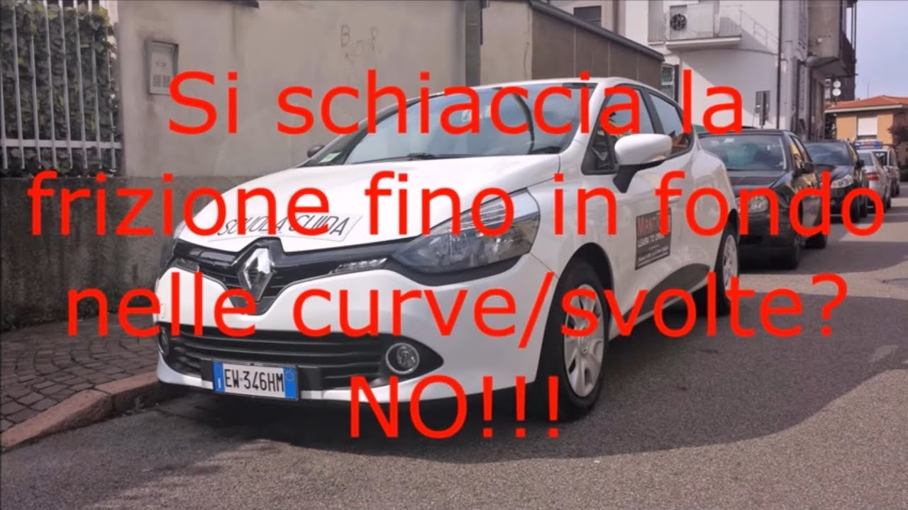 Si schiaccia la frizione nelle curve/svolte?NO!!!
