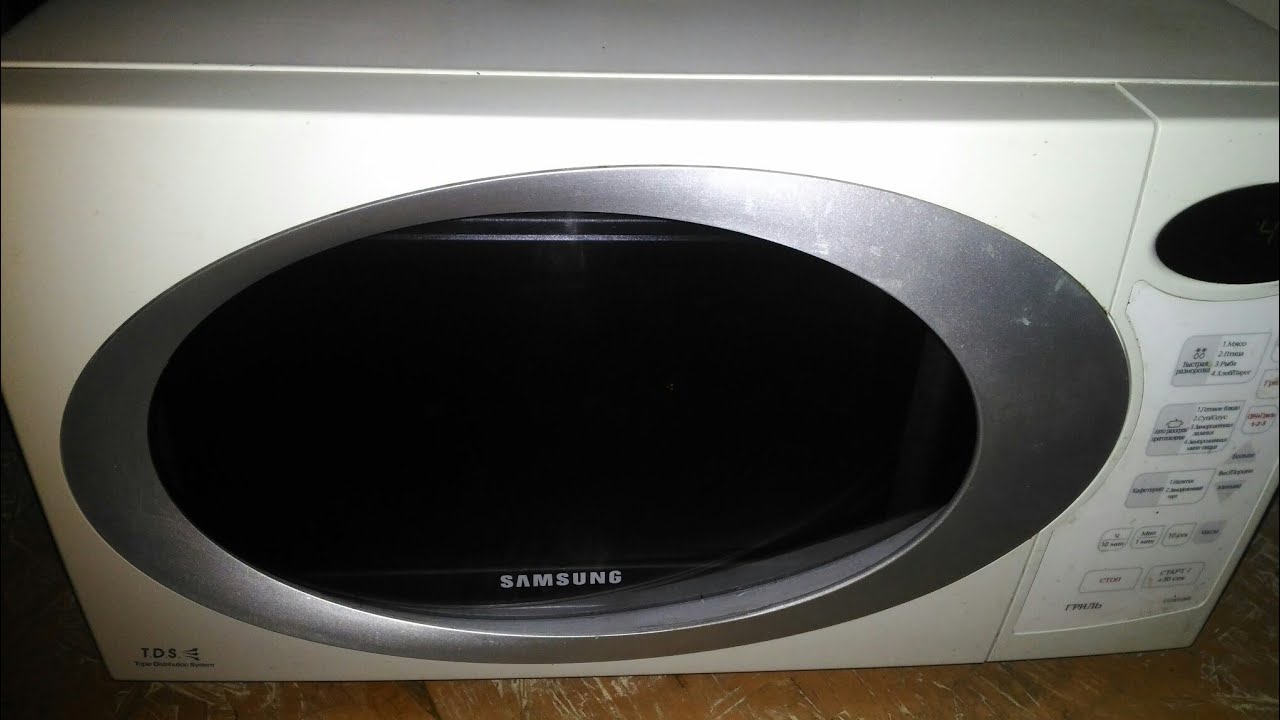 Микроволновка SAMSUNG, при открытой двери крутится тарелка и не ...