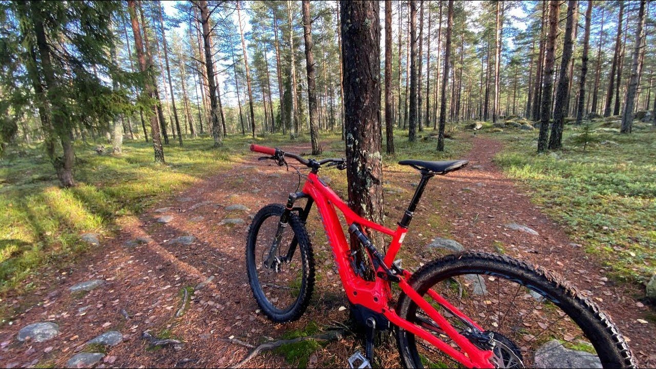 Specialized Turbo Levo Comp on Flow trails in Hyvinkää-Hausjärvi autumn 2020 Eng. subtitles