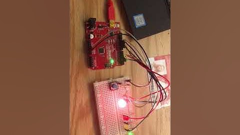 Sparkfun traffic light