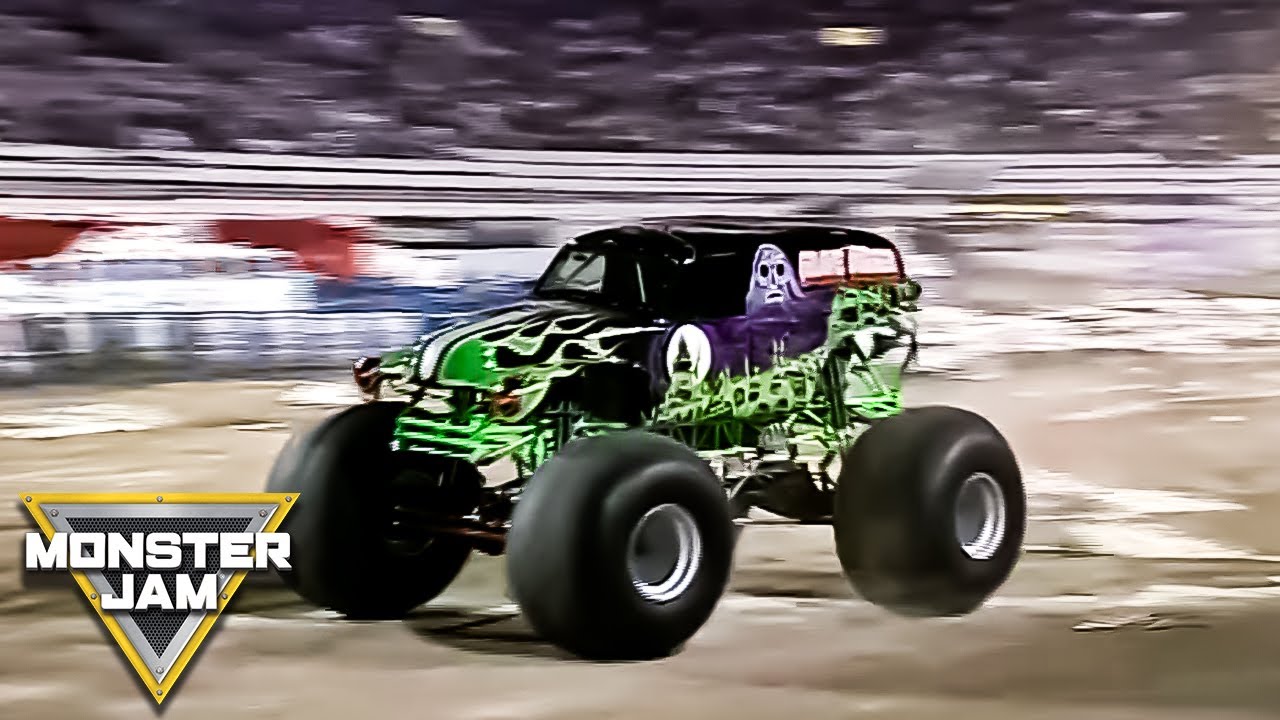 Freestyle Grave Digger pt. 1 Monster Jam World Finals 2001 - YouTube Grave Digger Flag