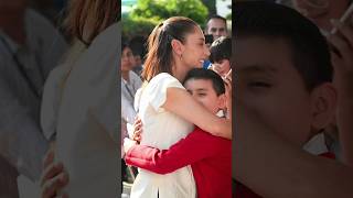 Día de la niña y el niño con la beca universal Rita Cetina para uniformes y útiles escolares.