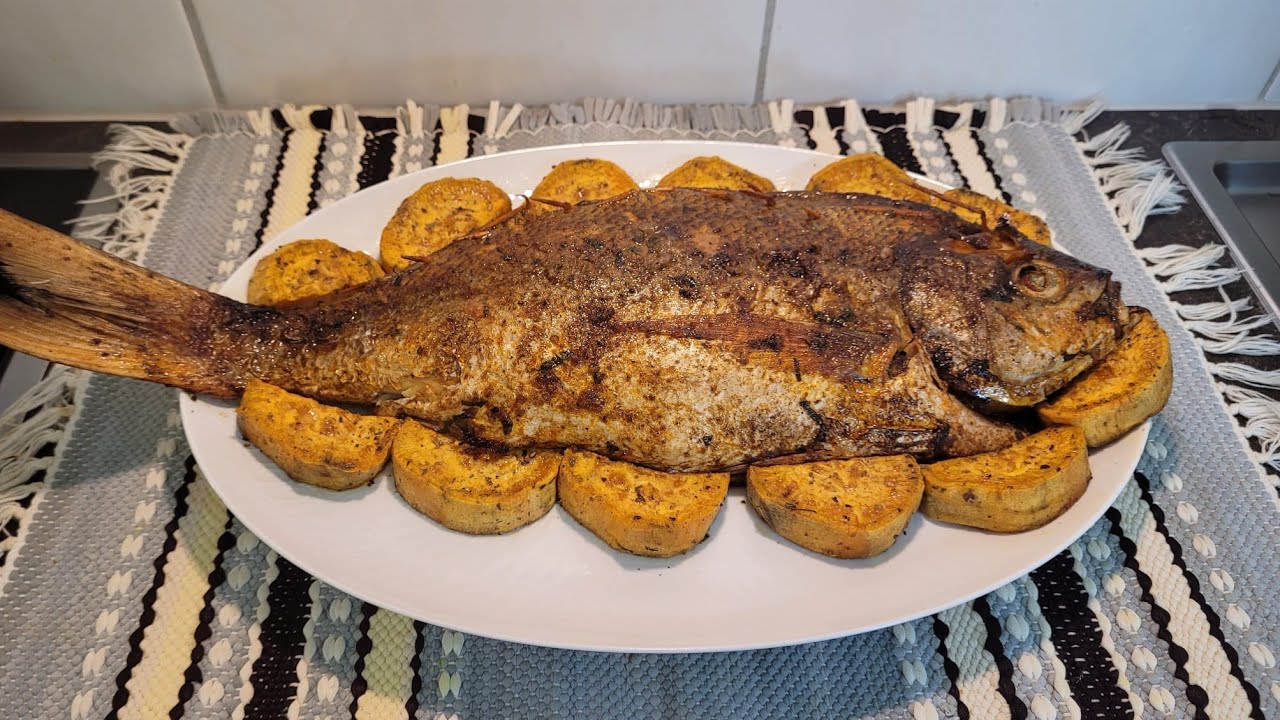 طريقة فتح سمكة كبيرة من الظهر مع أروع وألذ حشوة | حوتة محشية 🐟