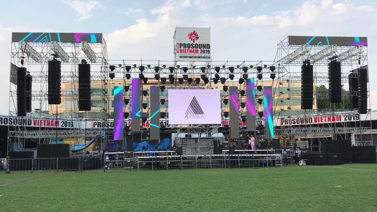 Prosound 2019 line array Adamson soundcheck - YouTube